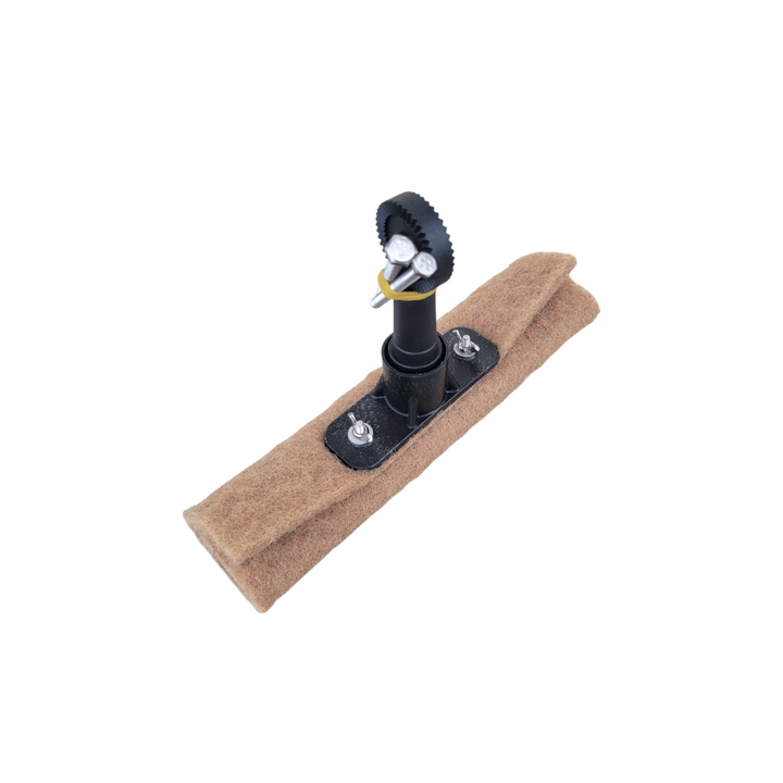 The DA Components scrub pad featured with a scrub pad and 2 50mm bolts.