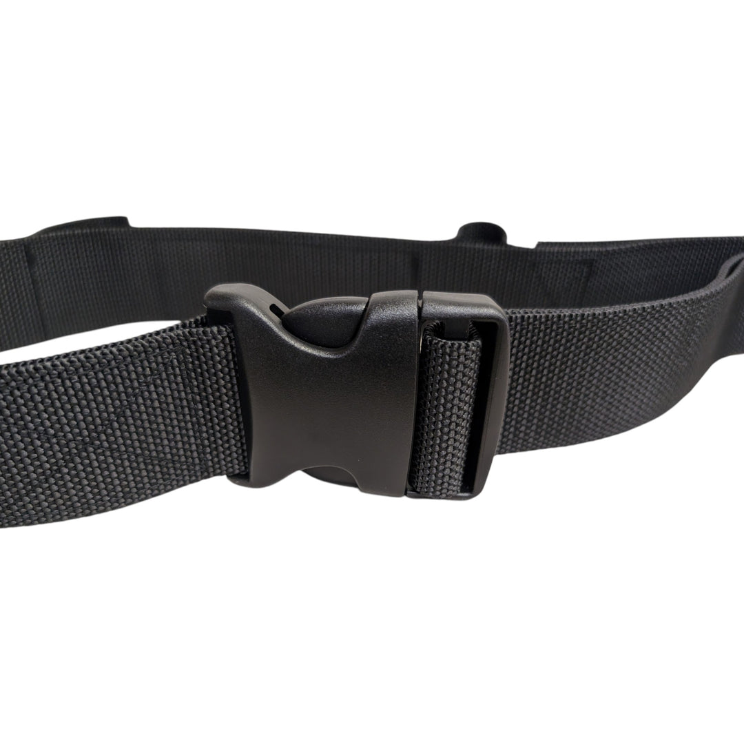 Close-up of the black quick-release buckle and woven nylon webbing on the Sörbo Monster three-loop tool belt.