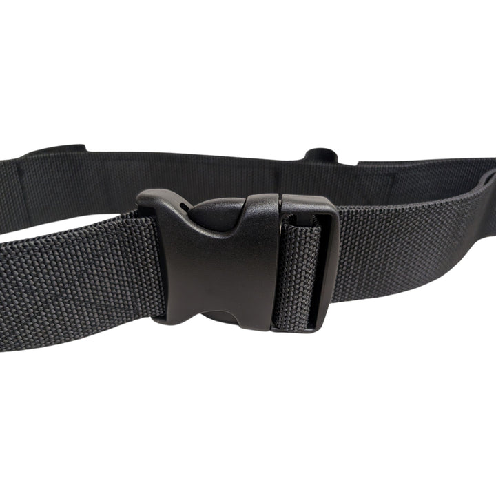 Close-up of the black quick-release buckle and woven nylon webbing on the Sörbo Monster three-loop tool belt.